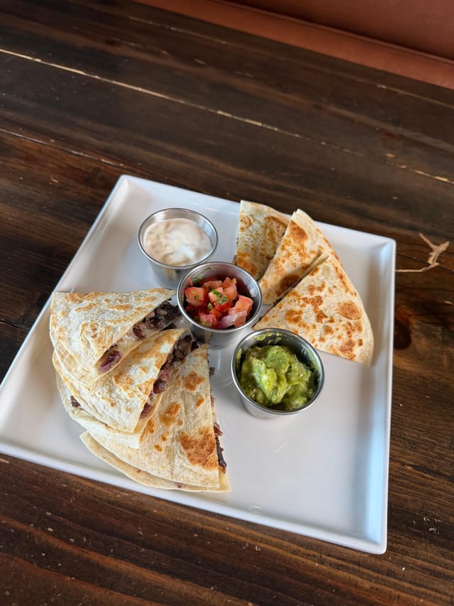 Quesadilla Con Todo